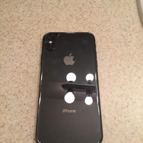 iPhone X - Picture 3 of 4